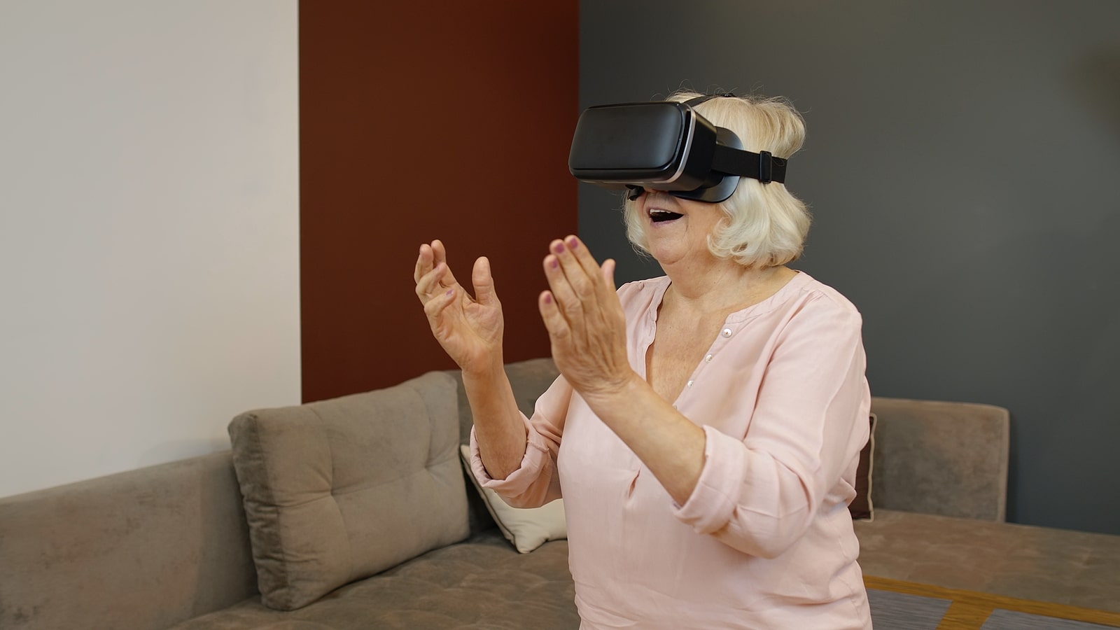 Virtual Reality Benefits For Seniors - Home Care in The Bay Area by